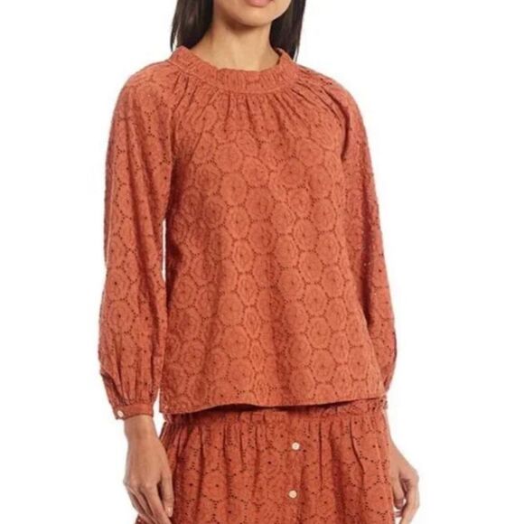 Roller Rabbit Terra Eyelet Button Front Shirt NWT Size Medium - Picture 1 of 8